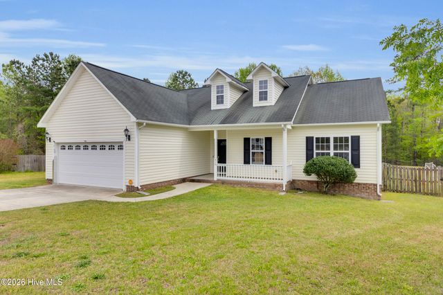 512 Pebble Spruce Court, Jacksonville, NC 28546