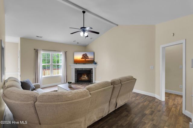 512 Pebble Spruce Court, Jacksonville, NC 28546