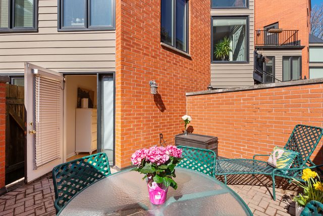 1622 N St. Michaels Court 1622, Chicago, IL 60614