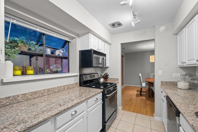 1622 N St. Michaels Court 1622, Chicago, IL 60614