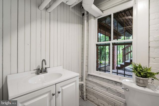 3218 NEWARK ST NW, Washington, DC 20008