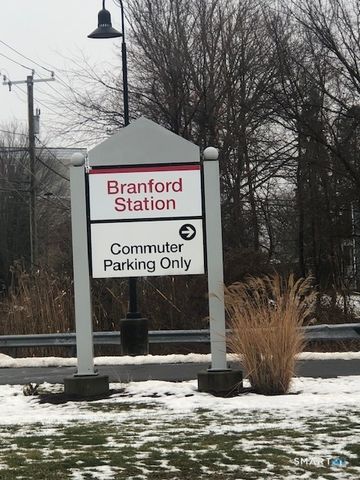 1 Indian Neck Avenue apt 13, Branford, CT 06405