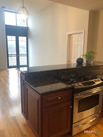 1 Indian Neck Avenue apt 13, Branford, CT 06405