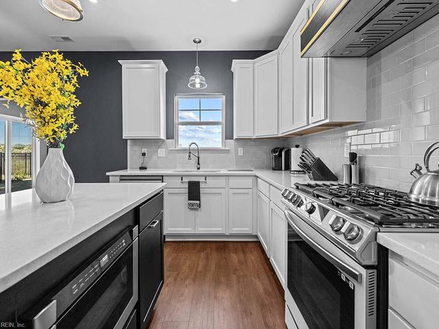 187 Peck LN, Suffolk, VA 23434