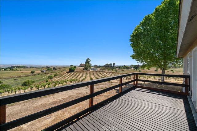 5720 Vista Serrano Way, Paso Robles, CA 93446