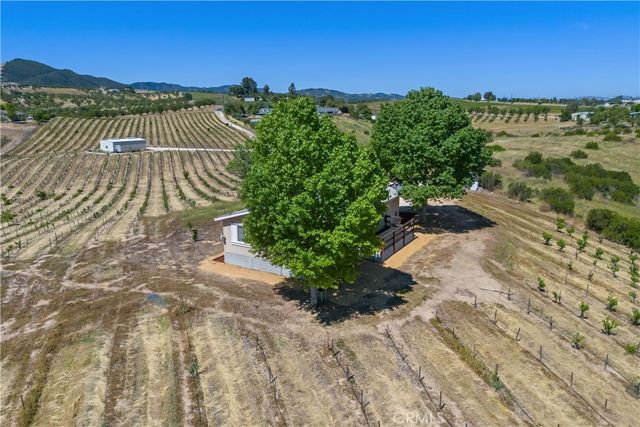 5720 Vista Serrano Way, Paso Robles, CA 93446
