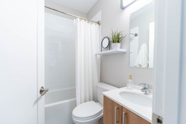 999 Hancock St 202, Quincy, MA 02169