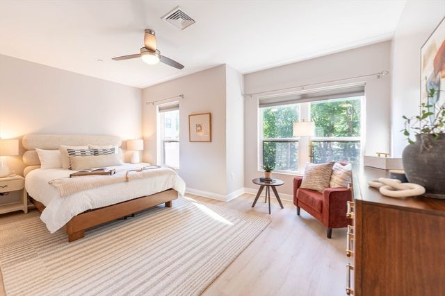 999 Hancock St 202, Quincy, MA 02169