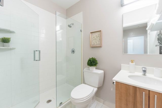 999 Hancock St 202, Quincy, MA 02169