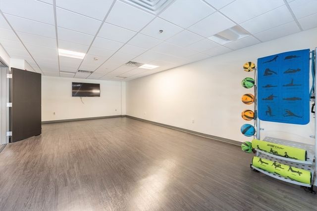 999 Hancock St 202, Quincy, MA 02169