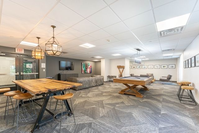 999 Hancock St 202, Quincy, MA 02169