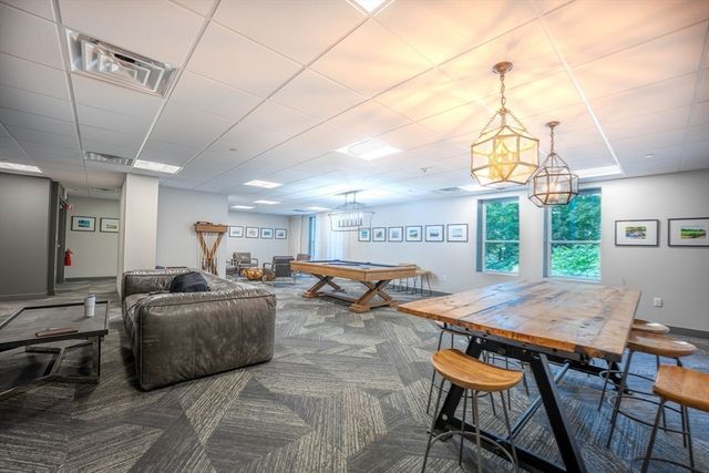 999 Hancock St 202, Quincy, MA 02169