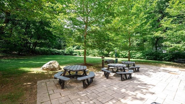 999 Hancock St 202, Quincy, MA 02169
