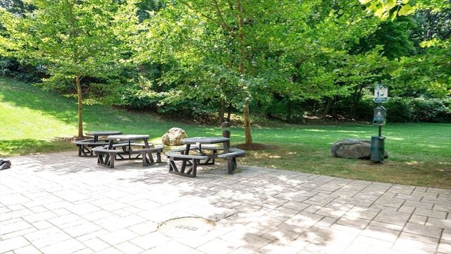999 Hancock St 202, Quincy, MA 02169