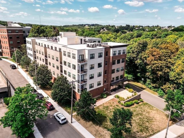 999 Hancock St 202, Quincy, MA 02169
