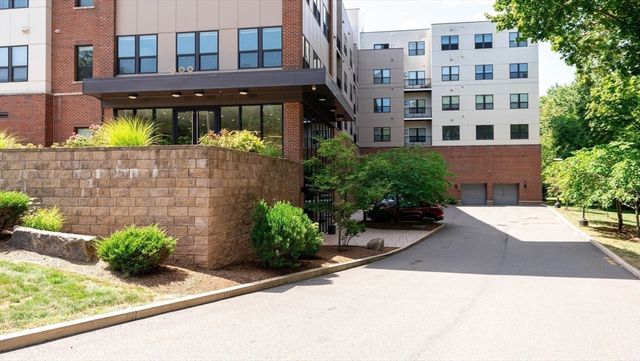 999 Hancock St 202, Quincy, MA 02169