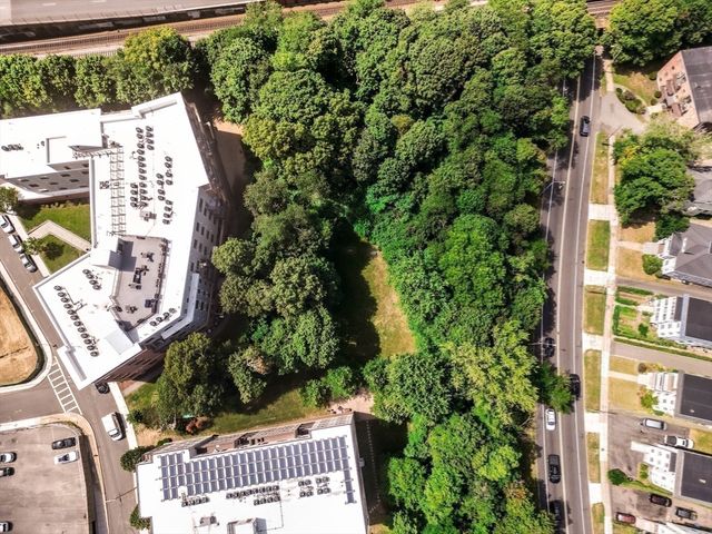 999 Hancock St 202, Quincy, MA 02169