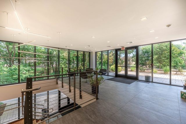 999 Hancock St 202, Quincy, MA 02169