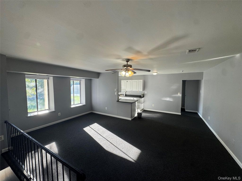 4 Grande CT 4, Coram, NY 11727 — exterior