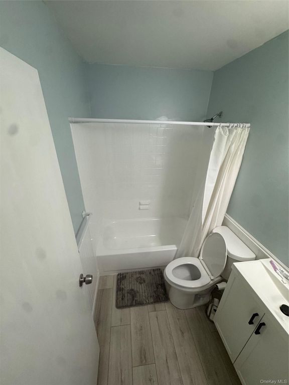 4 Grande CT 4, Coram, NY 11727 — photo 5