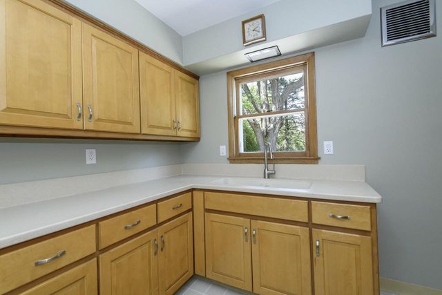 S38W31714 Wern WAY, Waukesha, WI 53189