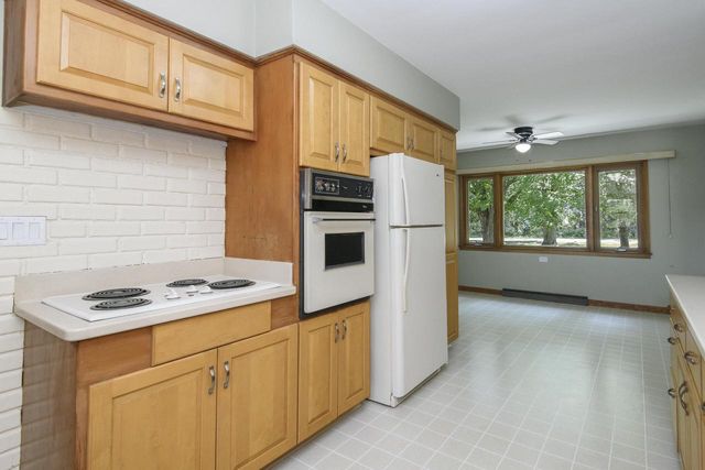S38W31714 Wern WAY, Waukesha, WI 53189