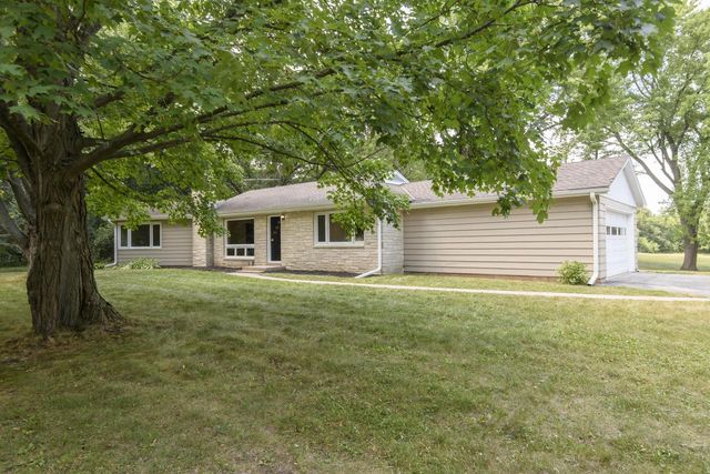 S38W31714 Wern WAY, Waukesha, WI 53189