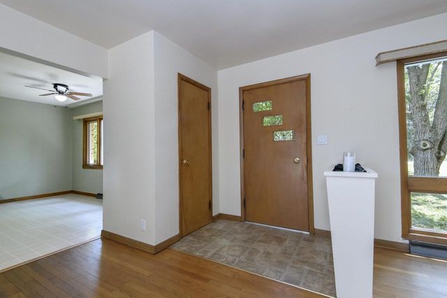 S38W31714 Wern WAY, Waukesha, WI 53189