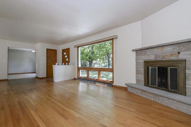 S38W31714 Wern WAY, Waukesha, WI 53189