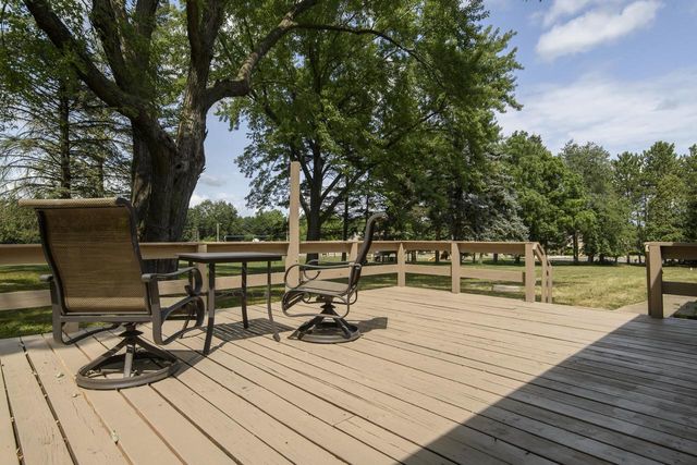 S38W31714 Wern WAY, Waukesha, WI 53189