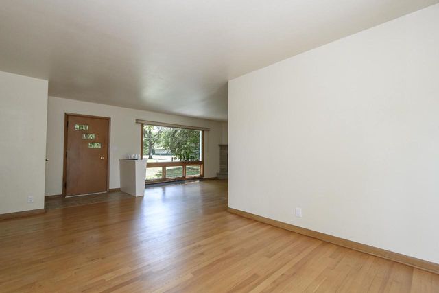 S38W31714 Wern WAY, Waukesha, WI 53189