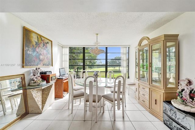 1502 Whitehall Dr 205, Davie, FL 33324