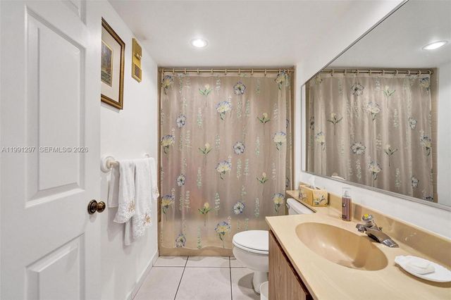 1502 Whitehall Dr 205, Davie, FL 33324