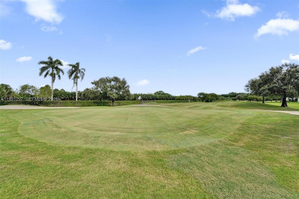 1502 Whitehall Dr 205, Davie, FL 33324