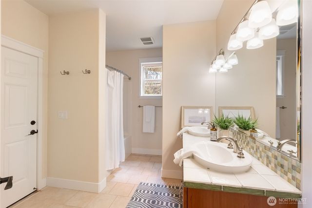 20 Far Summit Place, Bellingham, WA 98229