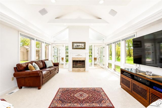 9 Abbey Woods, Pittsford, NY 14534