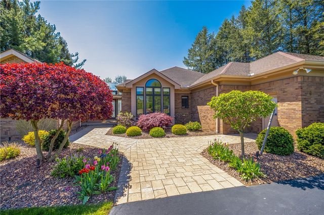 9 Abbey Woods, Pittsford, NY 14534