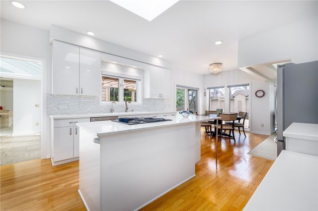 9 Abbey Woods, Pittsford, NY 14534