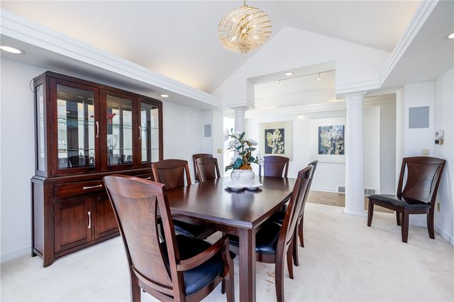9 Abbey Woods, Pittsford, NY 14534