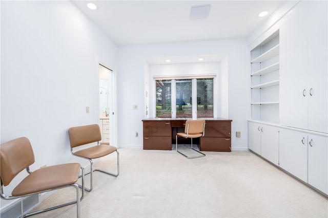 9 Abbey Woods, Pittsford, NY 14534