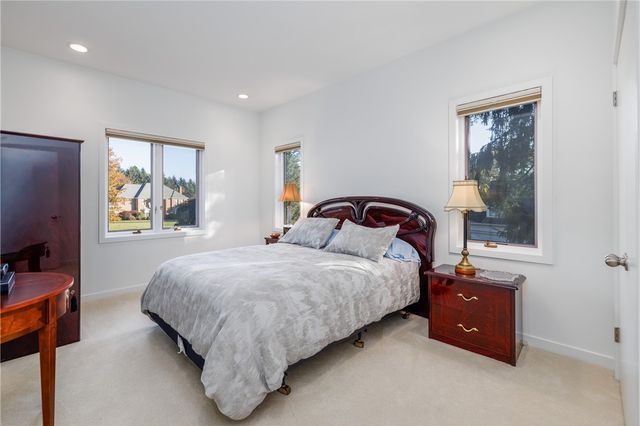 9 Abbey Woods, Pittsford, NY 14534