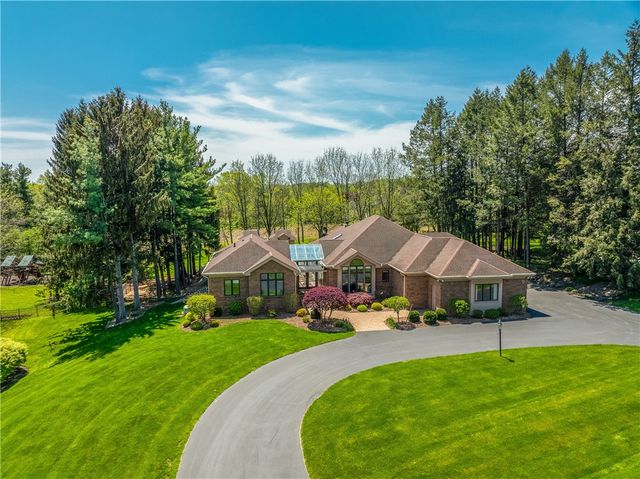 9 Abbey Woods, Pittsford, NY 14534