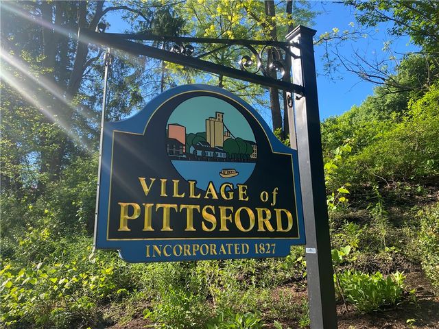 9 Abbey Woods, Pittsford, NY 14534