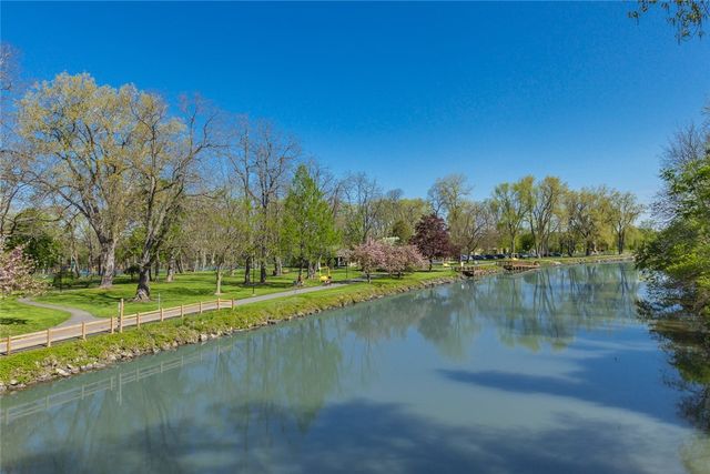 9 Abbey Woods, Pittsford, NY 14534