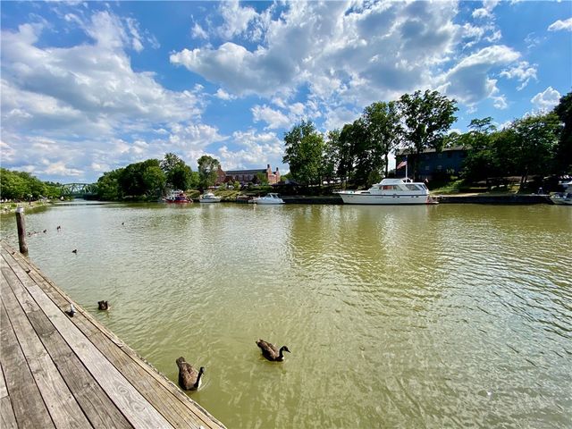 9 Abbey Woods, Pittsford, NY 14534