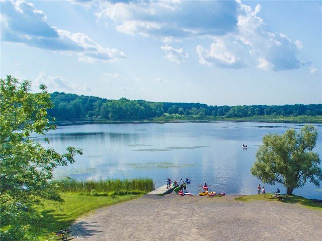 9 Abbey Woods, Pittsford, NY 14534