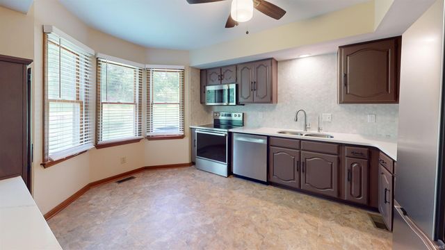 7816 Greenbriar Drive, Evansville, IN 47710