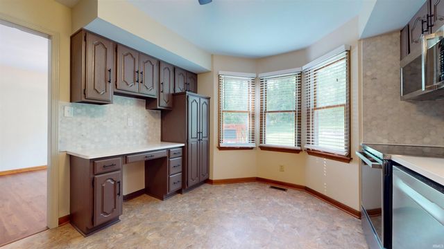 7816 Greenbriar Drive, Evansville, IN 47710