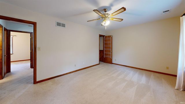 7816 Greenbriar Drive, Evansville, IN 47710