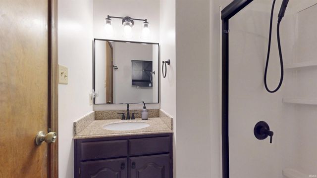 7816 Greenbriar Drive, Evansville, IN 47710